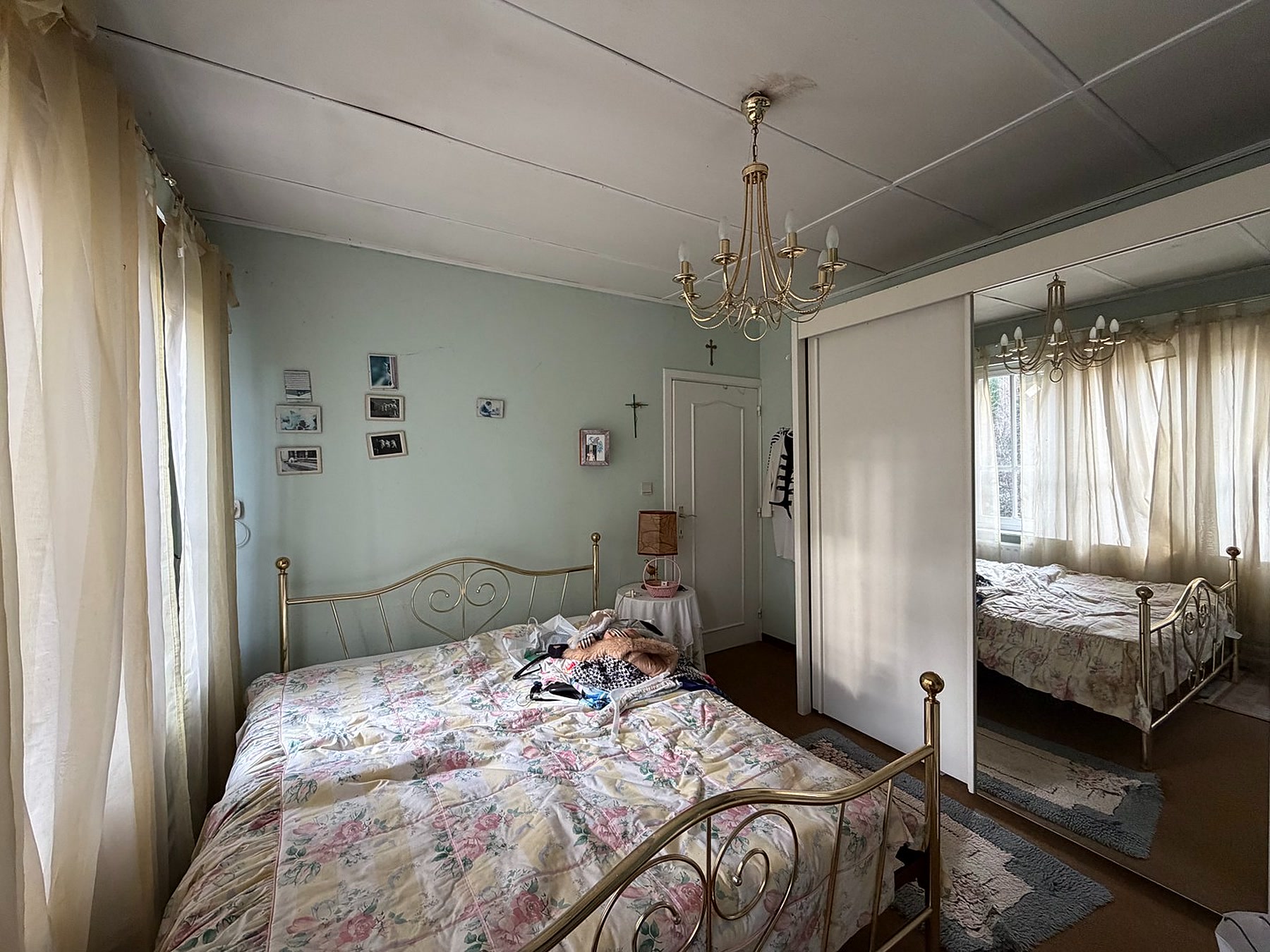 Slaapkamer met twee bedden